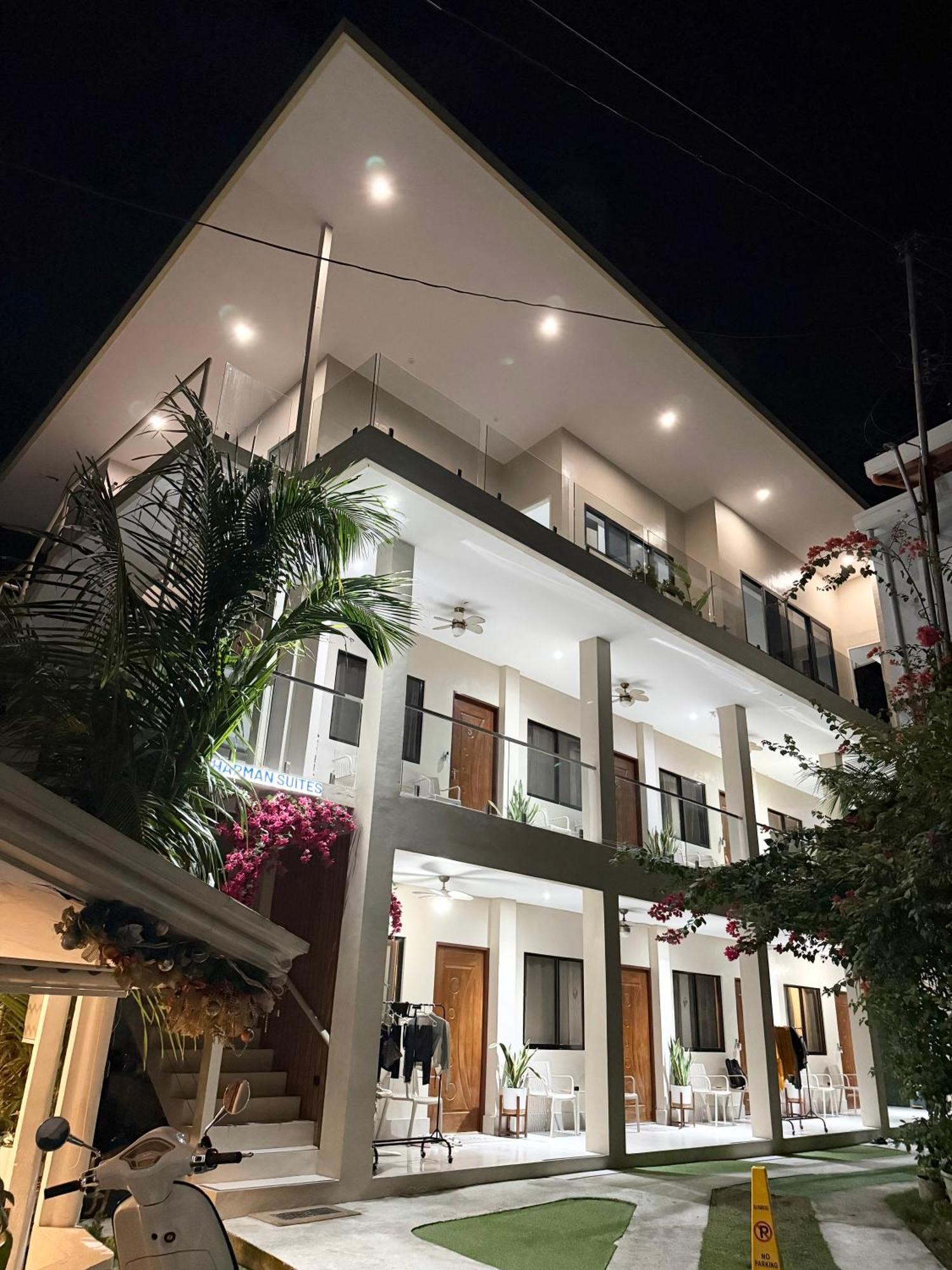 Harman Suites Moalboal Esterno foto